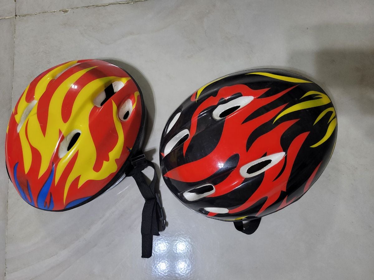 Table lamp,abacus kit,helmet,ring toy - Image 2