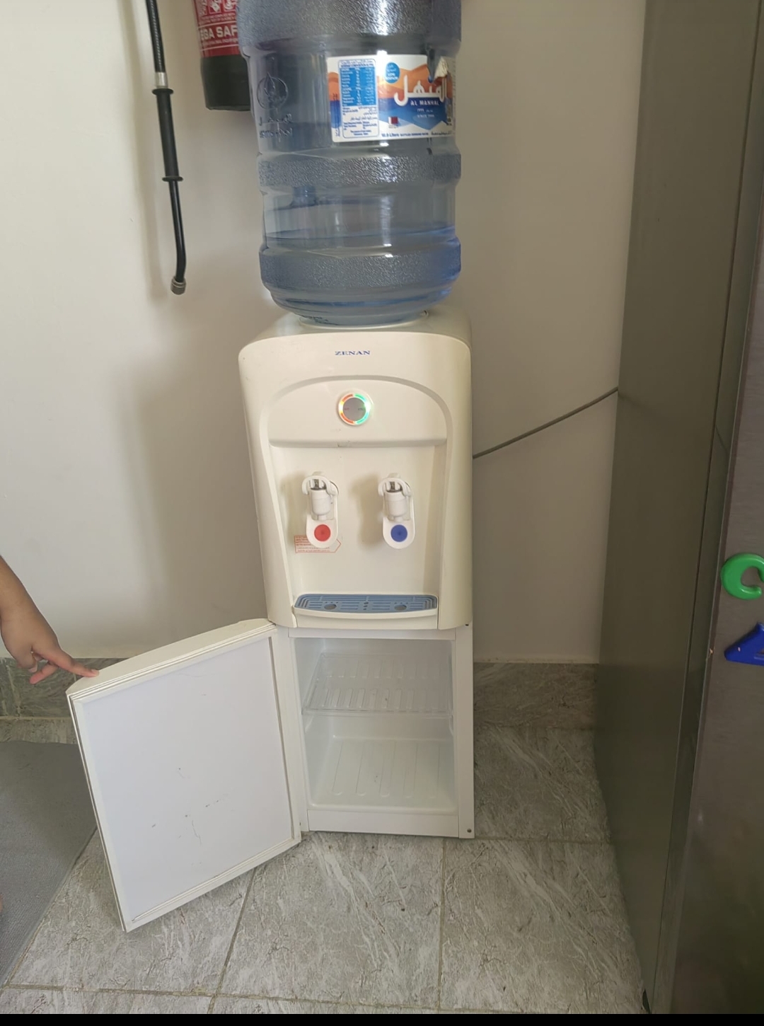 Water dispenser  - Image 2