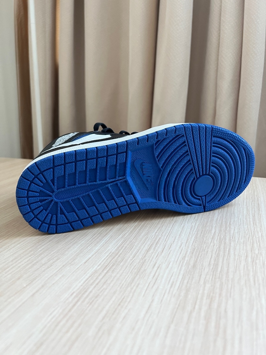 Air Jordan 1 Retro High OG – Limited Edition, Unused, Brand New - Image 5