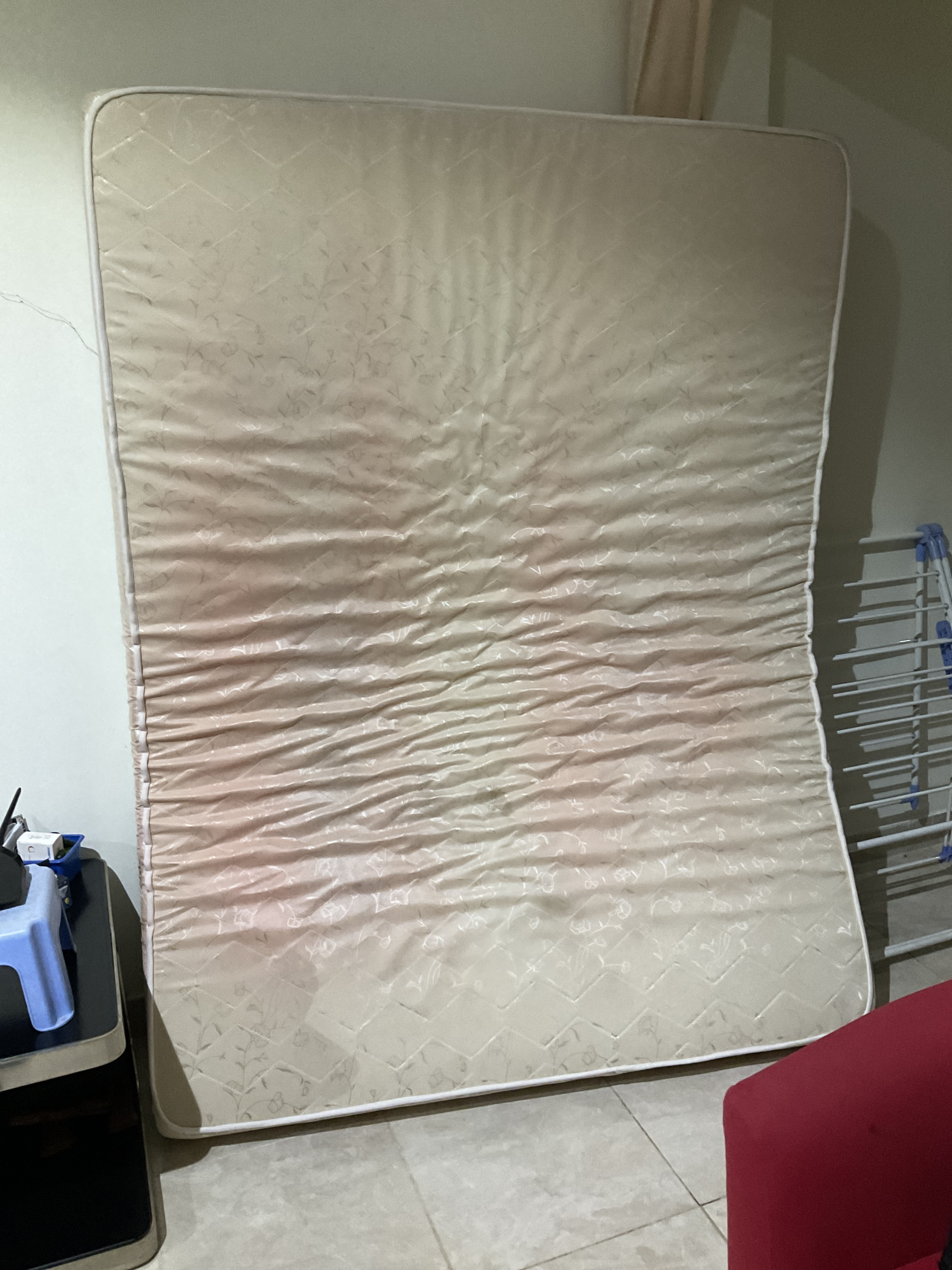 Used matress and cot with slight damage - Image 2