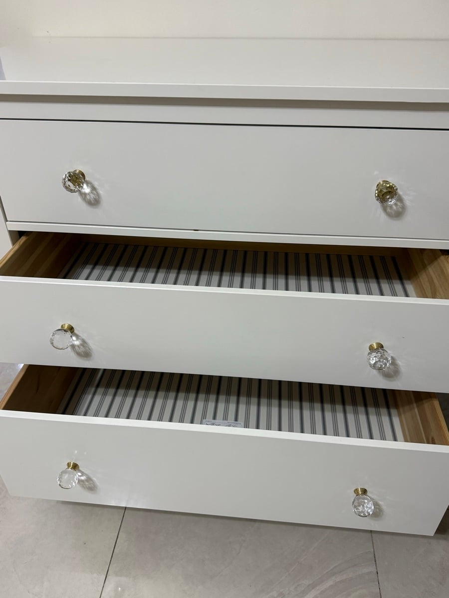 IKEA Hemnes drawer glossy finish with fancy knobs - Image 4