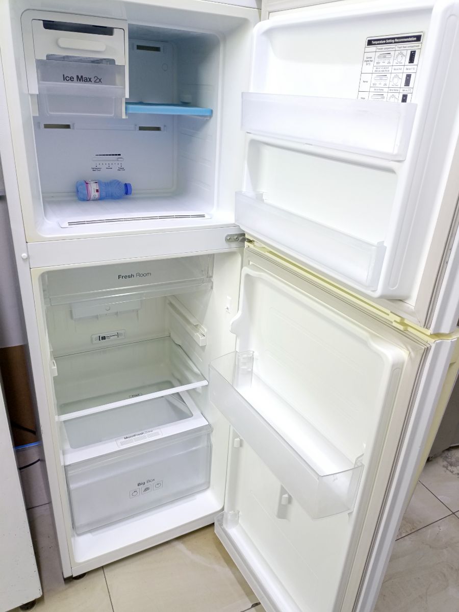 Samsumg refrigerator - Image 2