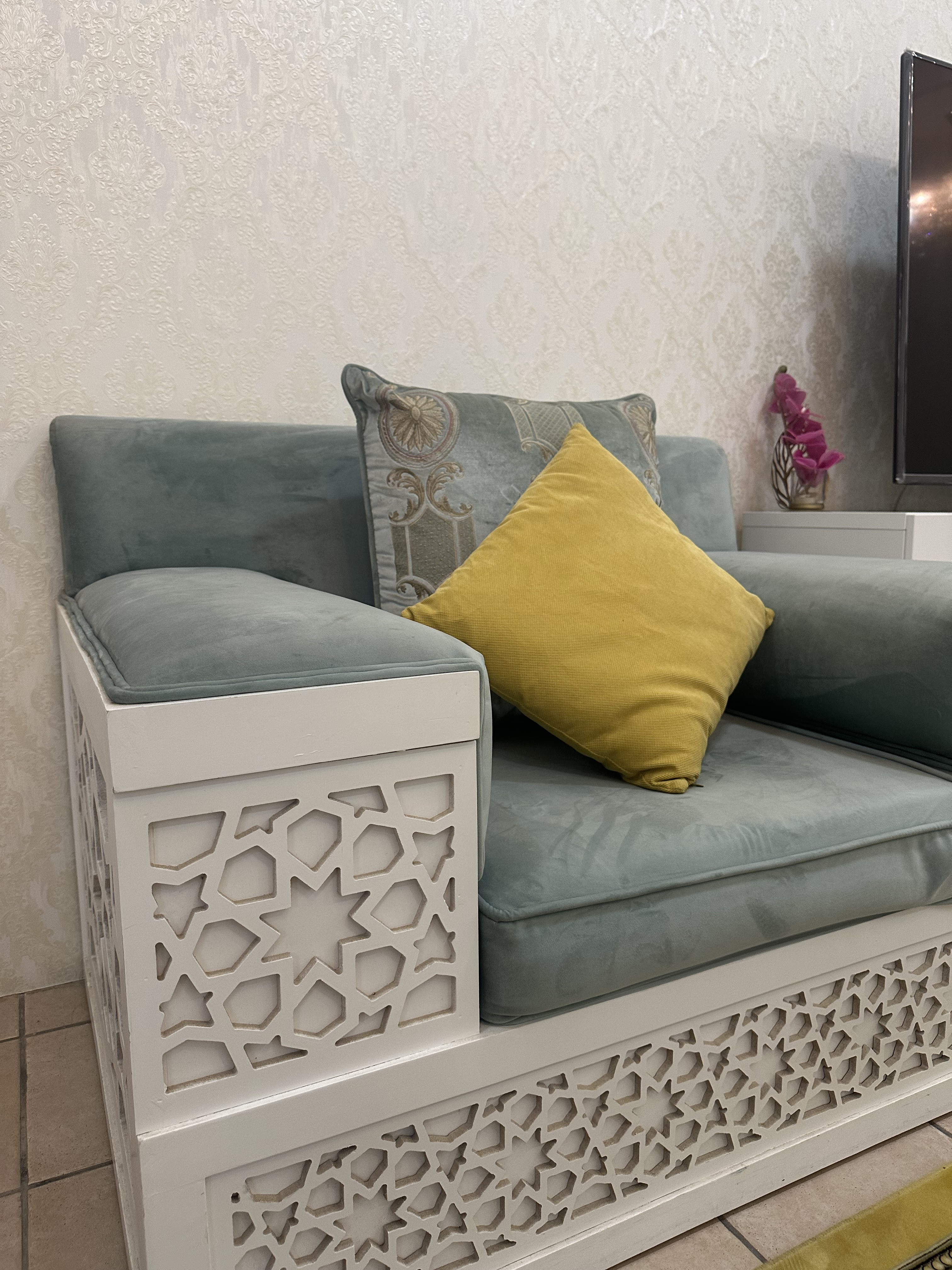 For Sale – Elegant Majlis Set turquoise? - Image 7
