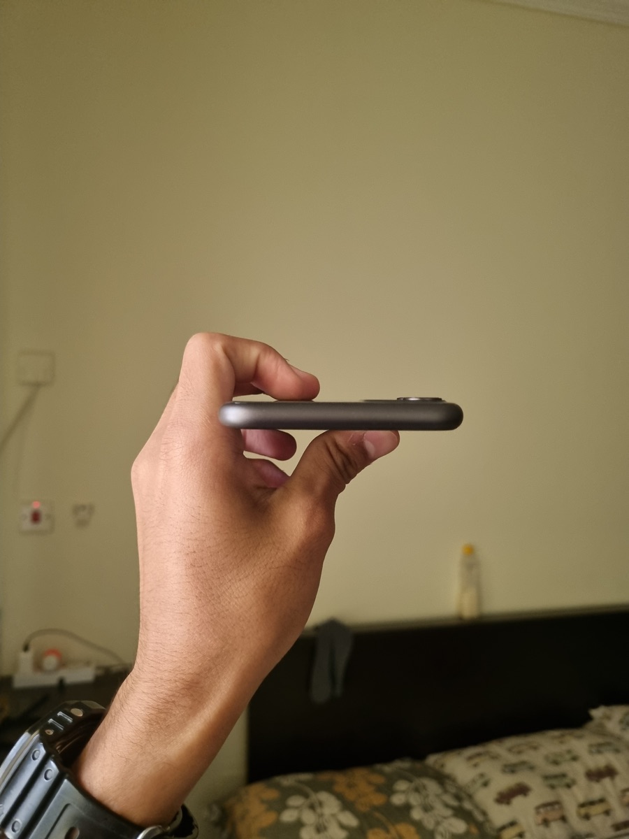 iPhone 11 - Image 7