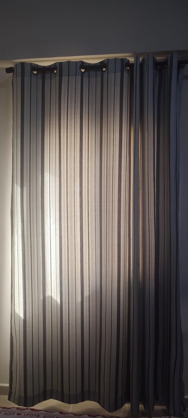 (2x) Curtains for sale - Image 1