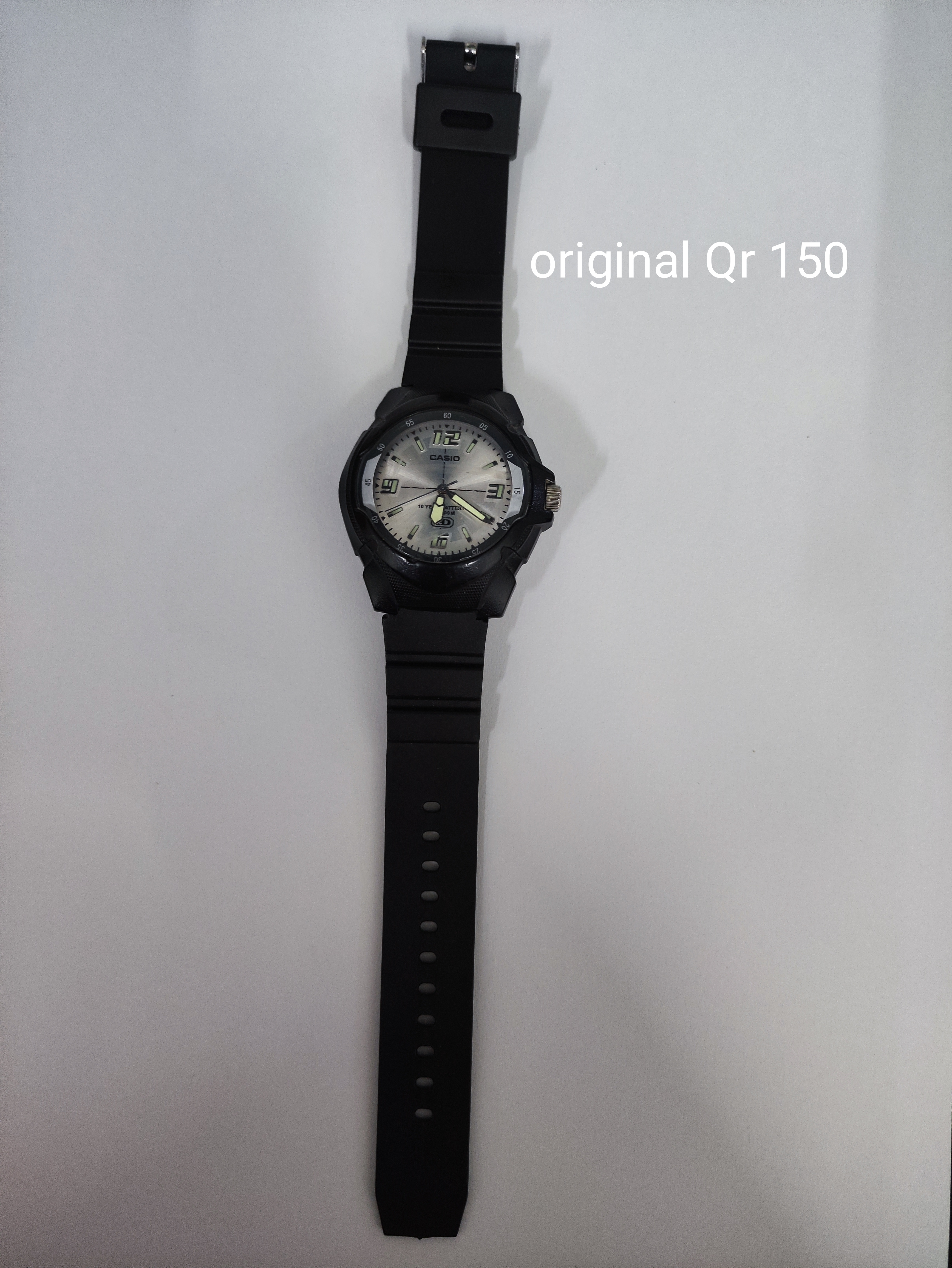 Men watch and women watch  - Image 16