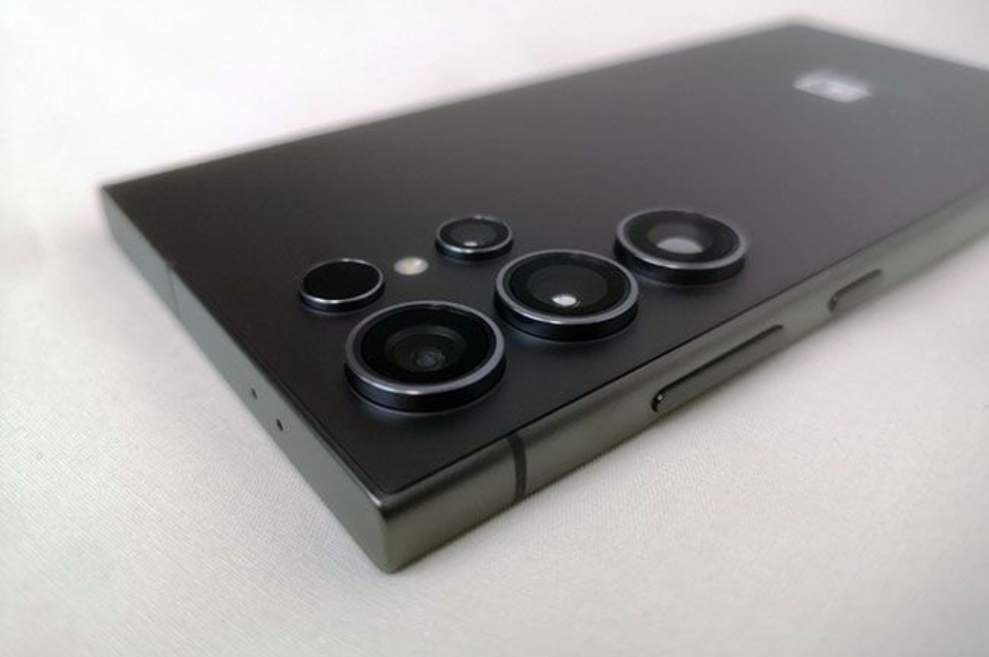 Samsung Galaxy S24 Ultra (Black) - Image 2