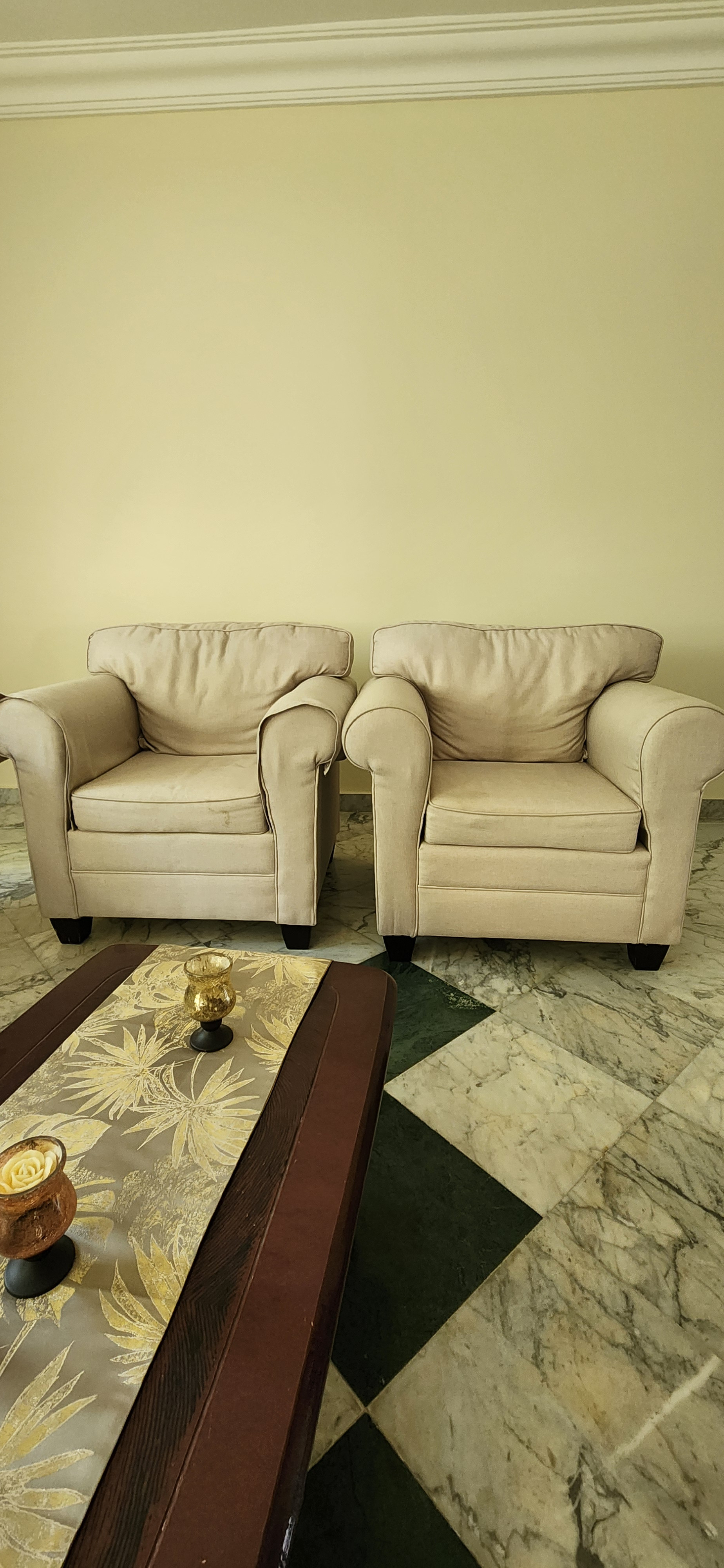 7 seater Sofa excellent condition - Image 4