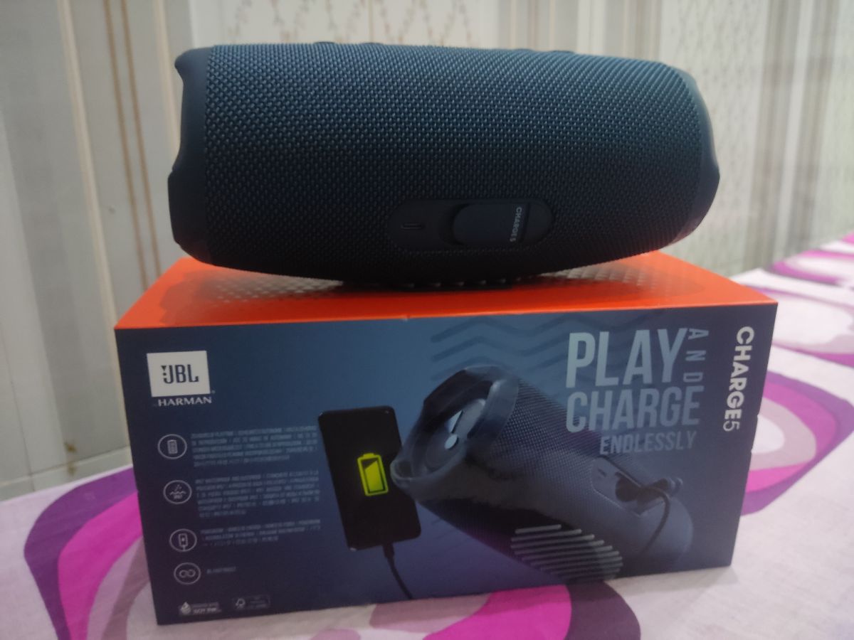JBL CHARGE5 Blutooth Speaker - Image 1