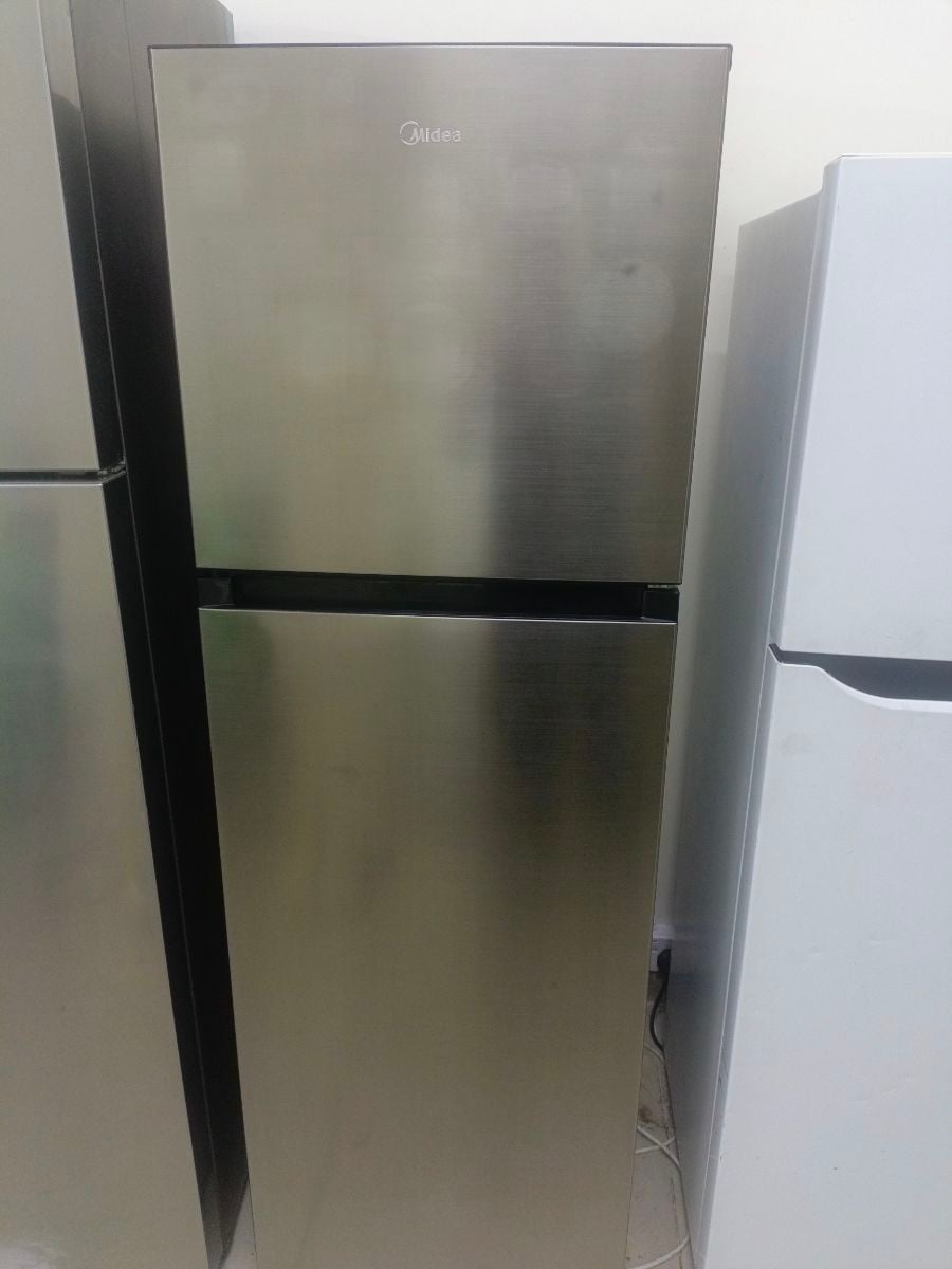 Media refrigerator - Image 1