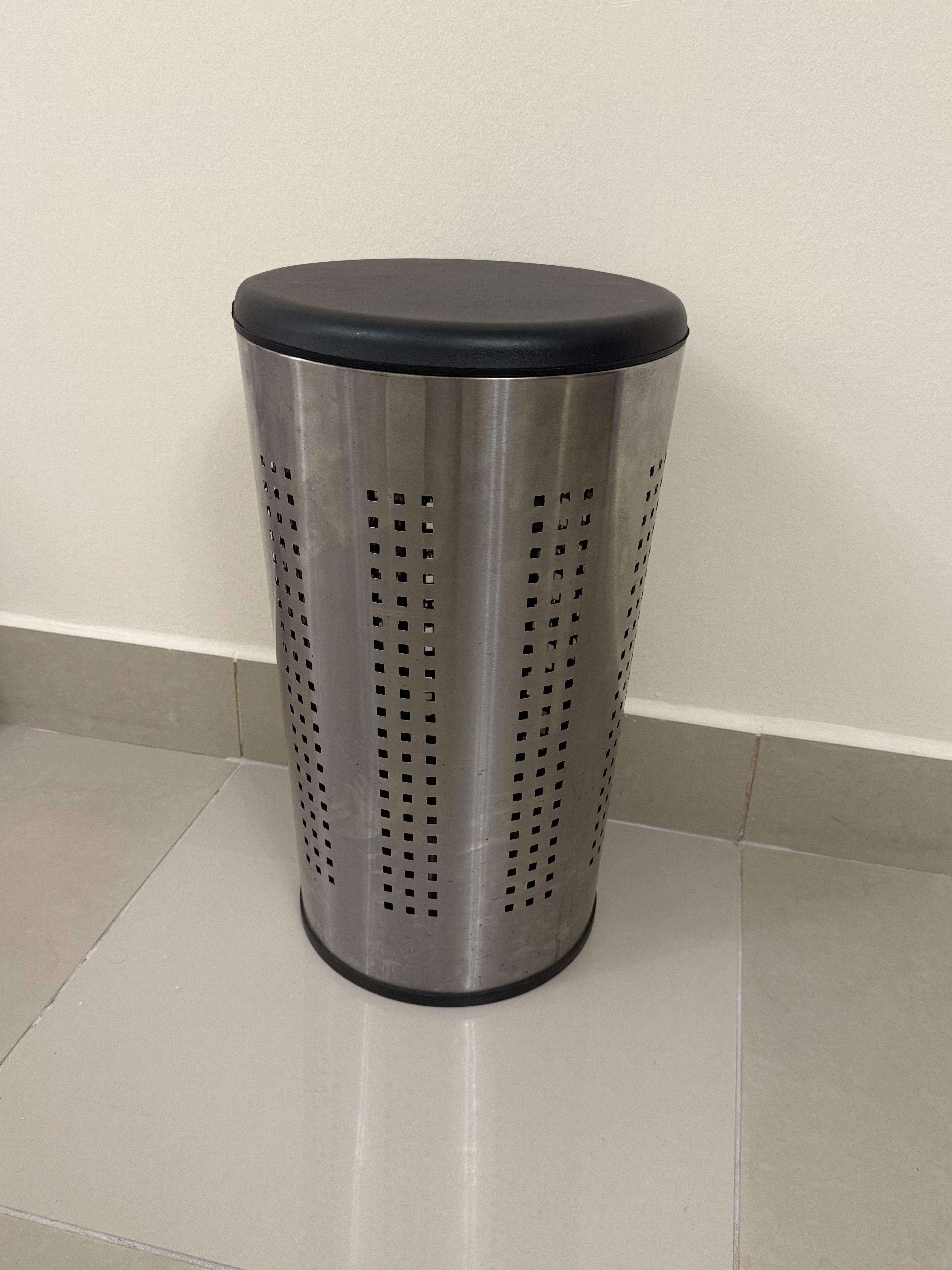 Stainless Steel Laundry Basket – Modern Design - Image 2