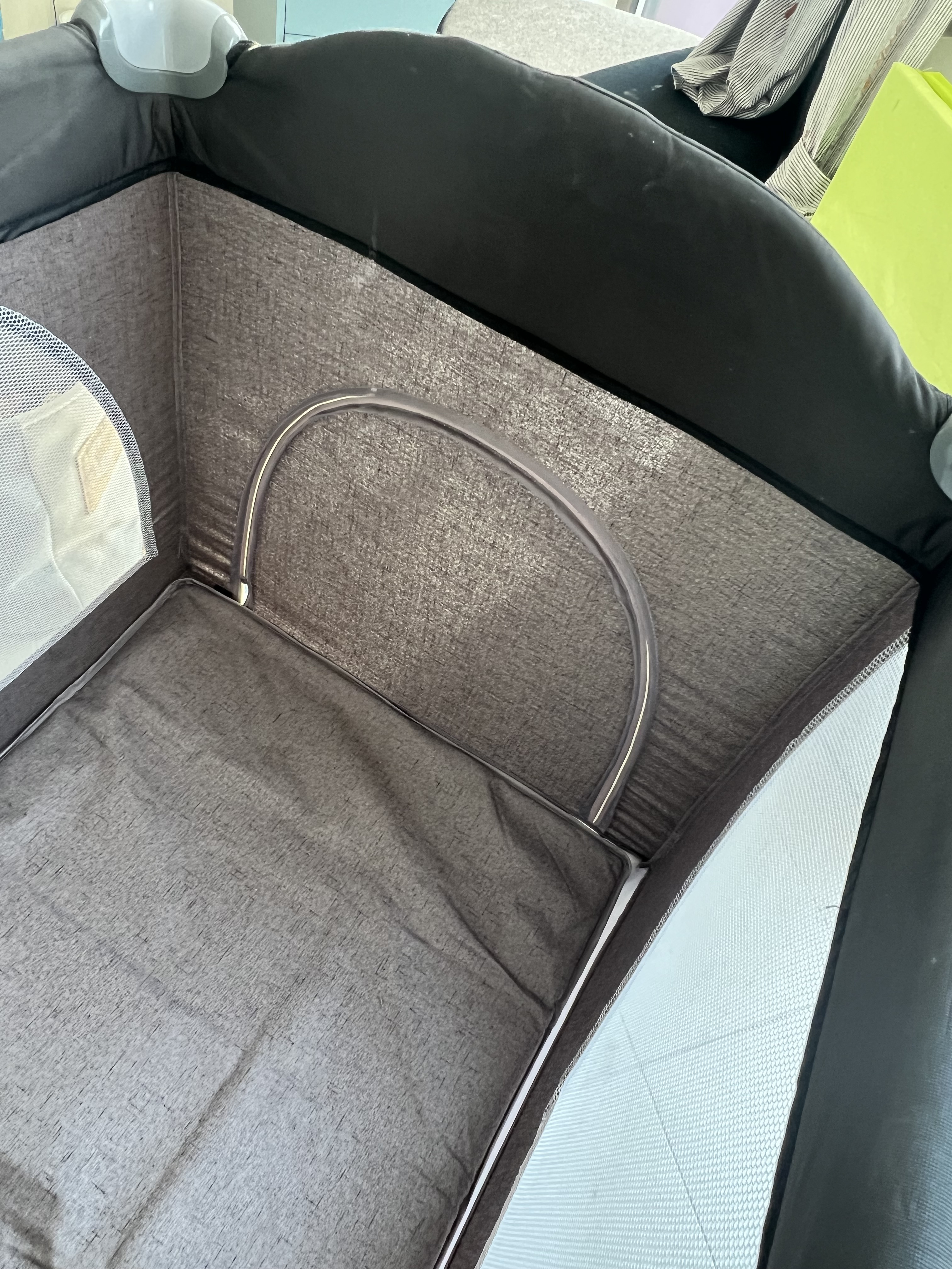 Travel cot  - Image 2