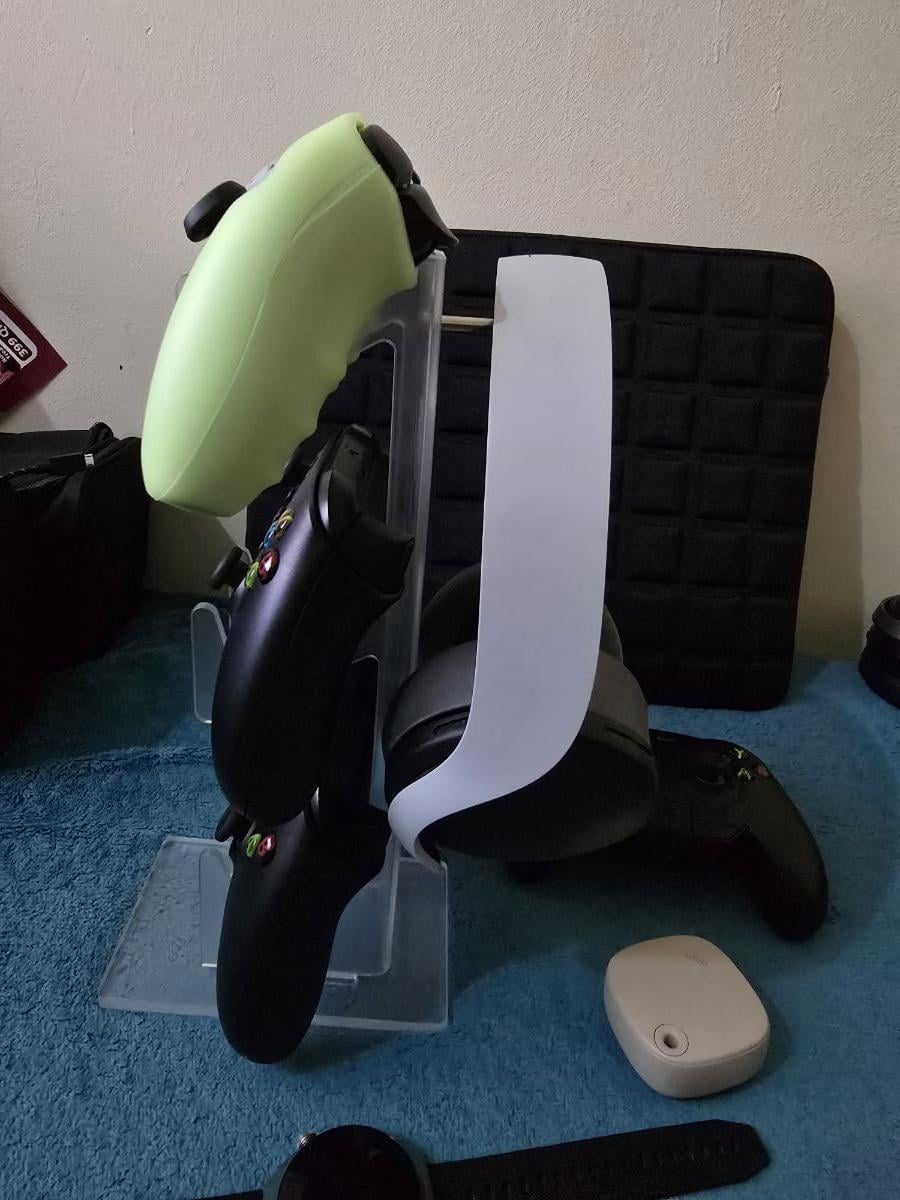 Three-layer Gamepad Holder With Headphone Holder For PS4/ PS5/PS3 Desktop - Image 8