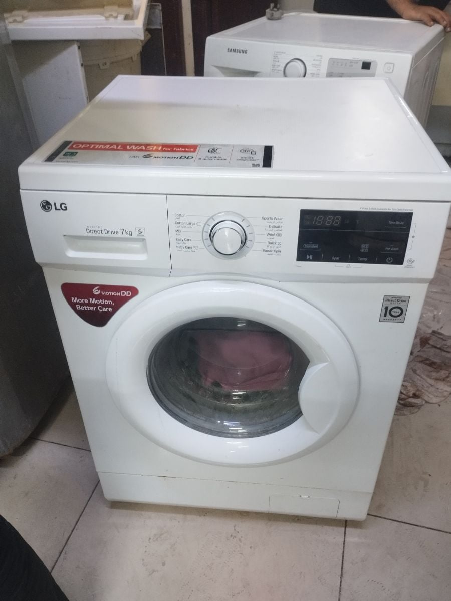 LG 7kg New Model Less Used Washing Machine For Sale - Image 5