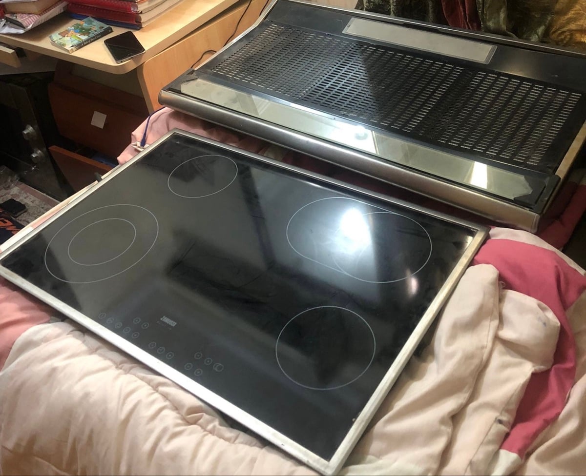 Electric hob and cooker hood for sale - Image 9