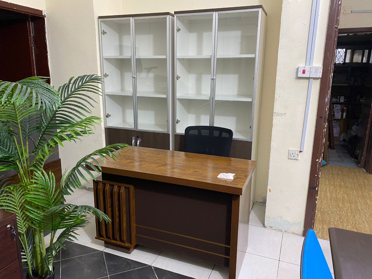 Used office desk and chair buy sell in Qatar Whatsapp link -https://wa.me/97455157083 - Image 20