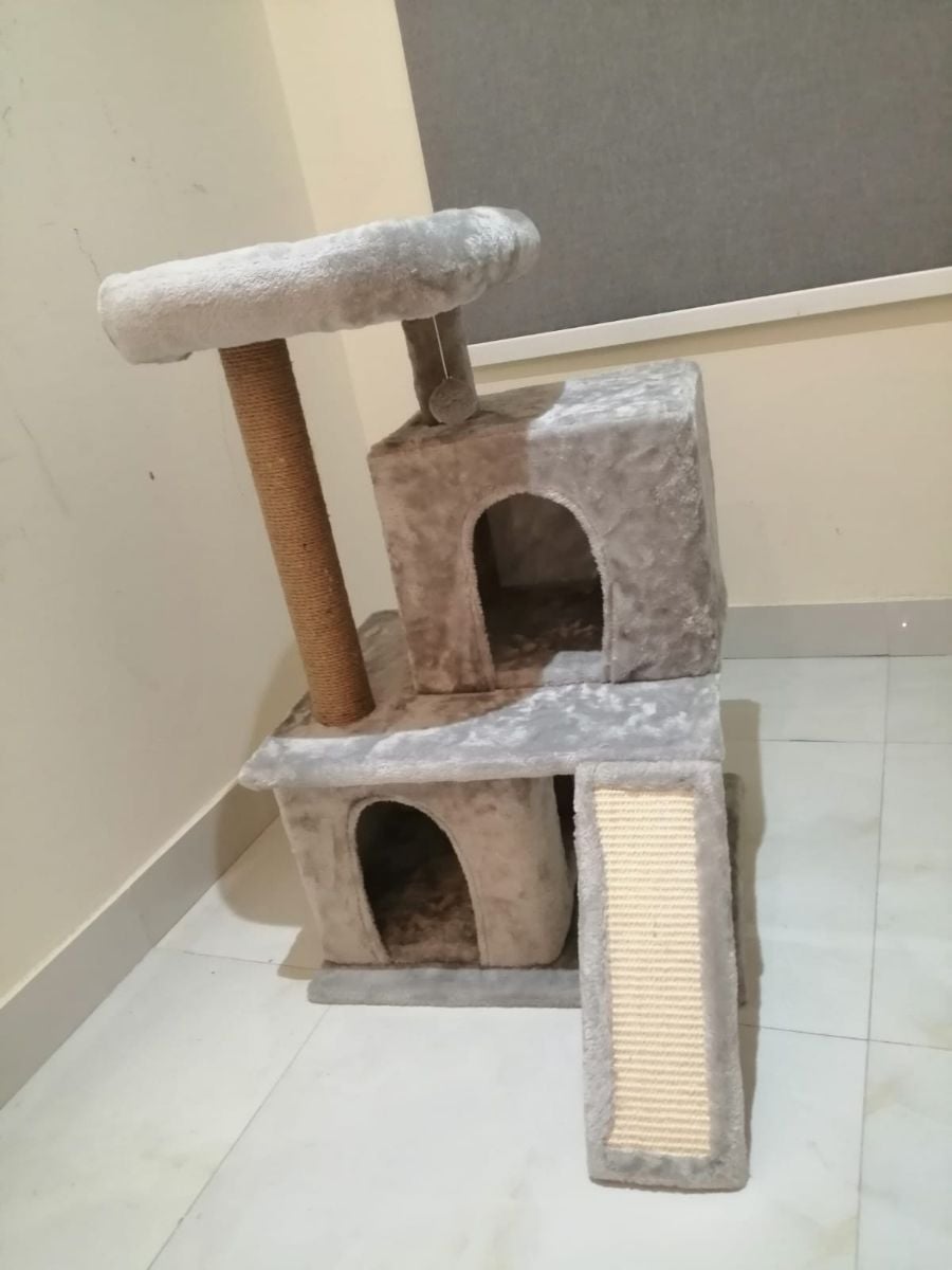 Cat house - Image 1