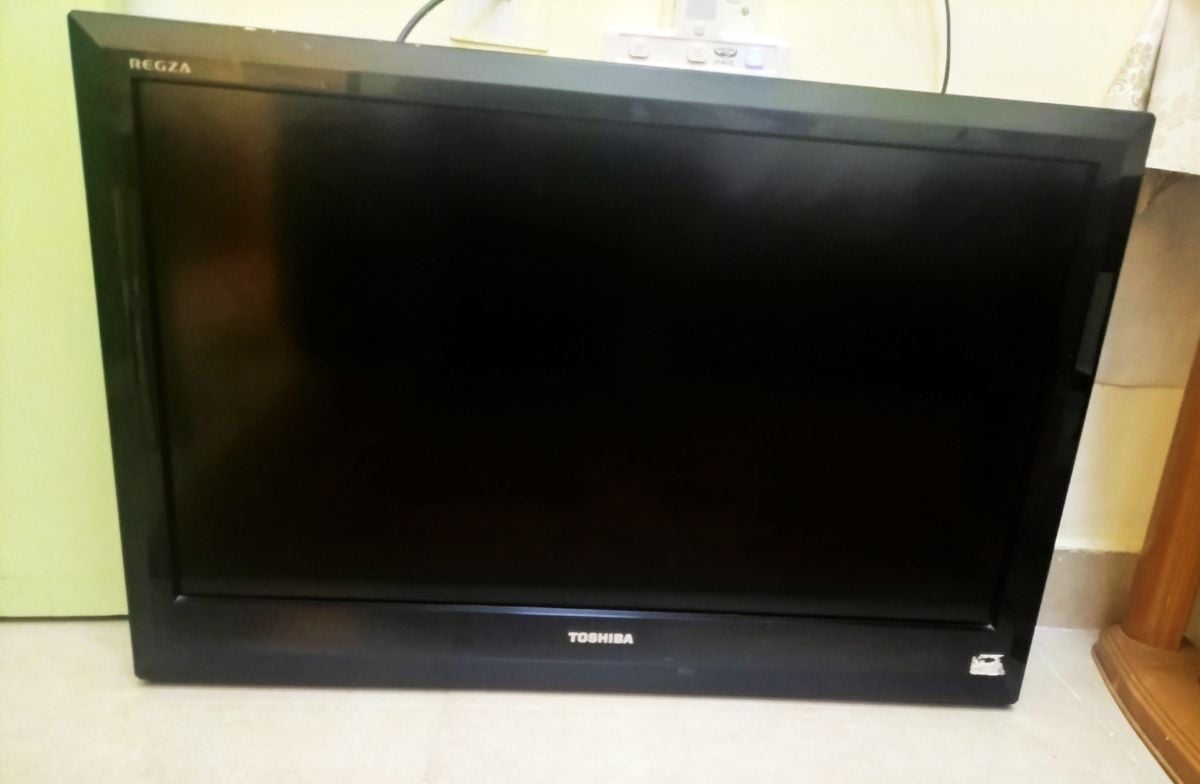 TOSHIBA 32 inch Normal TV - Image 1