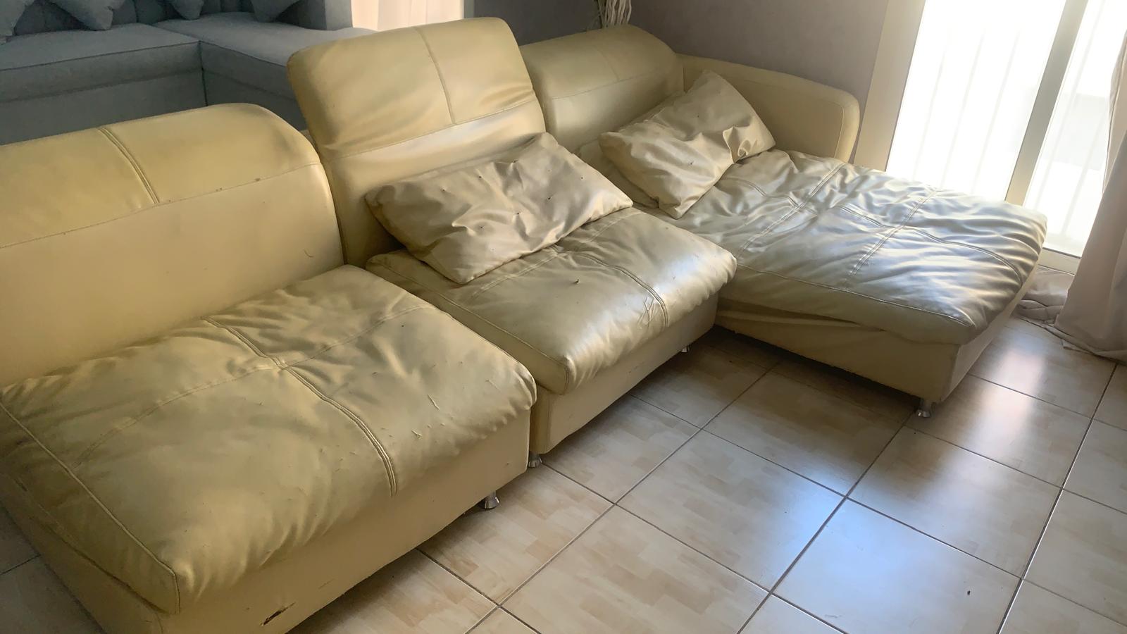 7 seater Leather sofa - Image 1