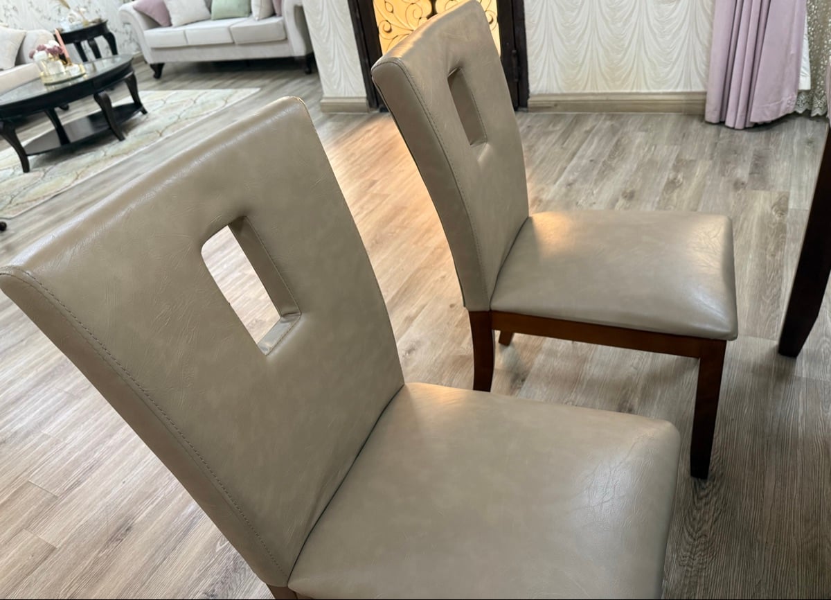 Dining table - Image 4