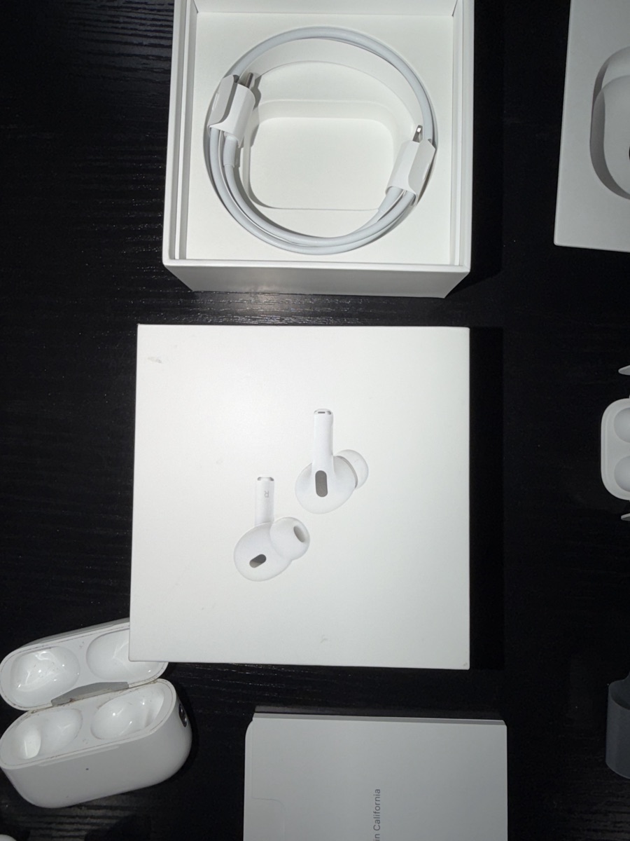 Apple AirPods Pro 2 - Image 4