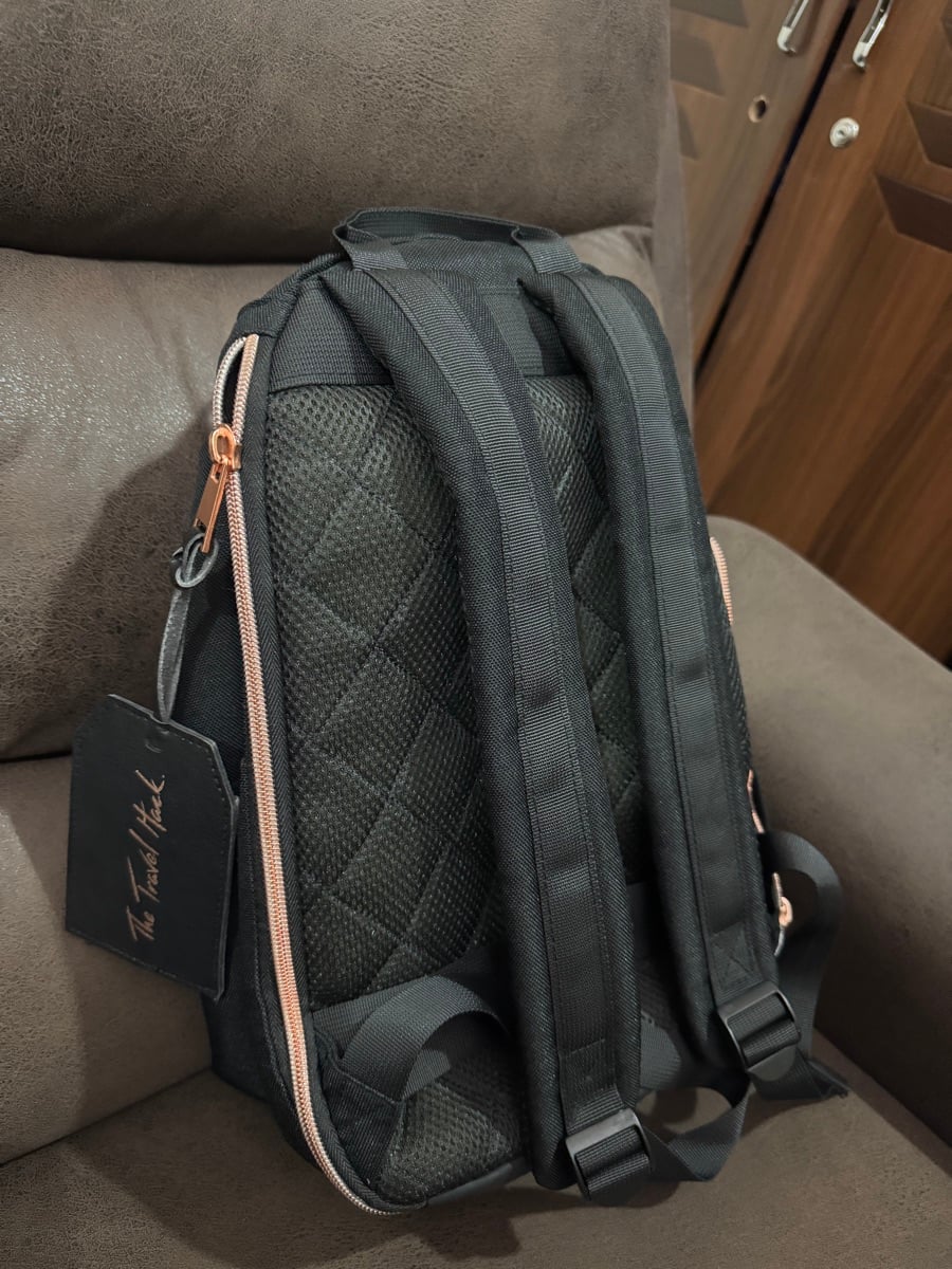Cabin Max Black Travel Hack 40cm Backpack  - Used - Image 4
