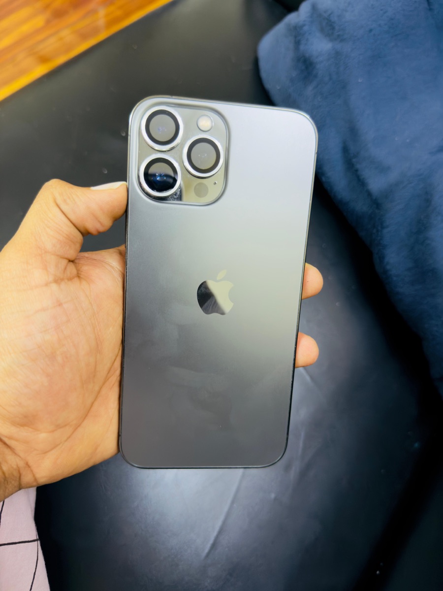 13 Pro Max - Image 1