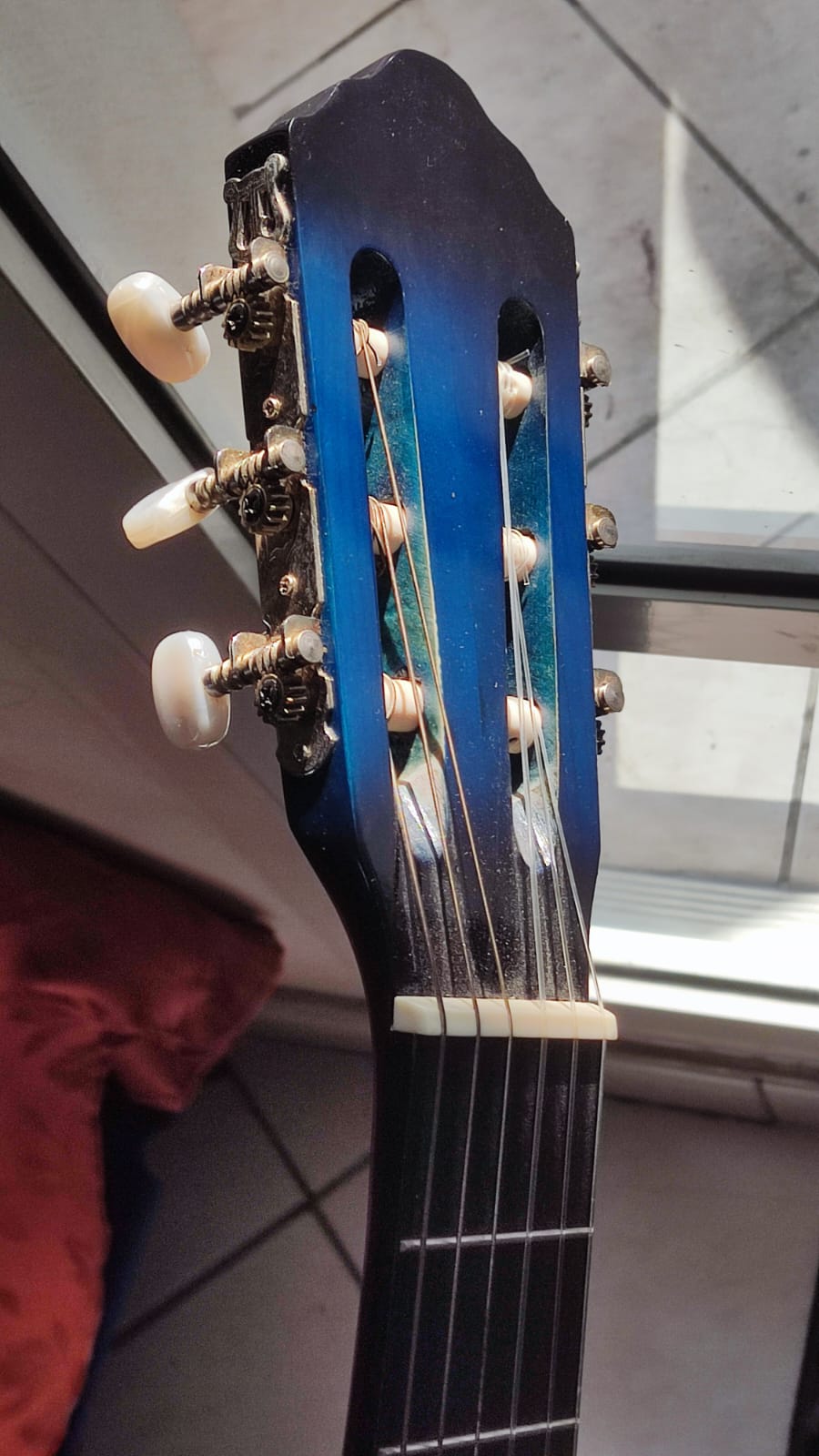 Perfect Guitar for Young Learners & Beginners - Image 3