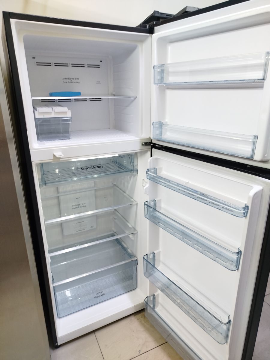 Hitachi double door same same new condition refrigerator for sale - Image 2