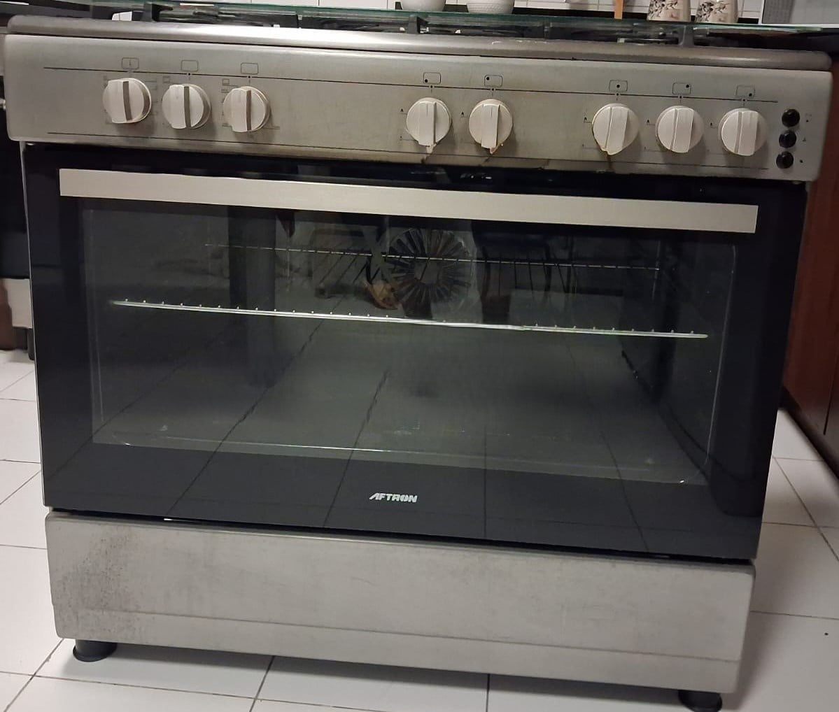 Gas oven for sale 280/- - Image 1