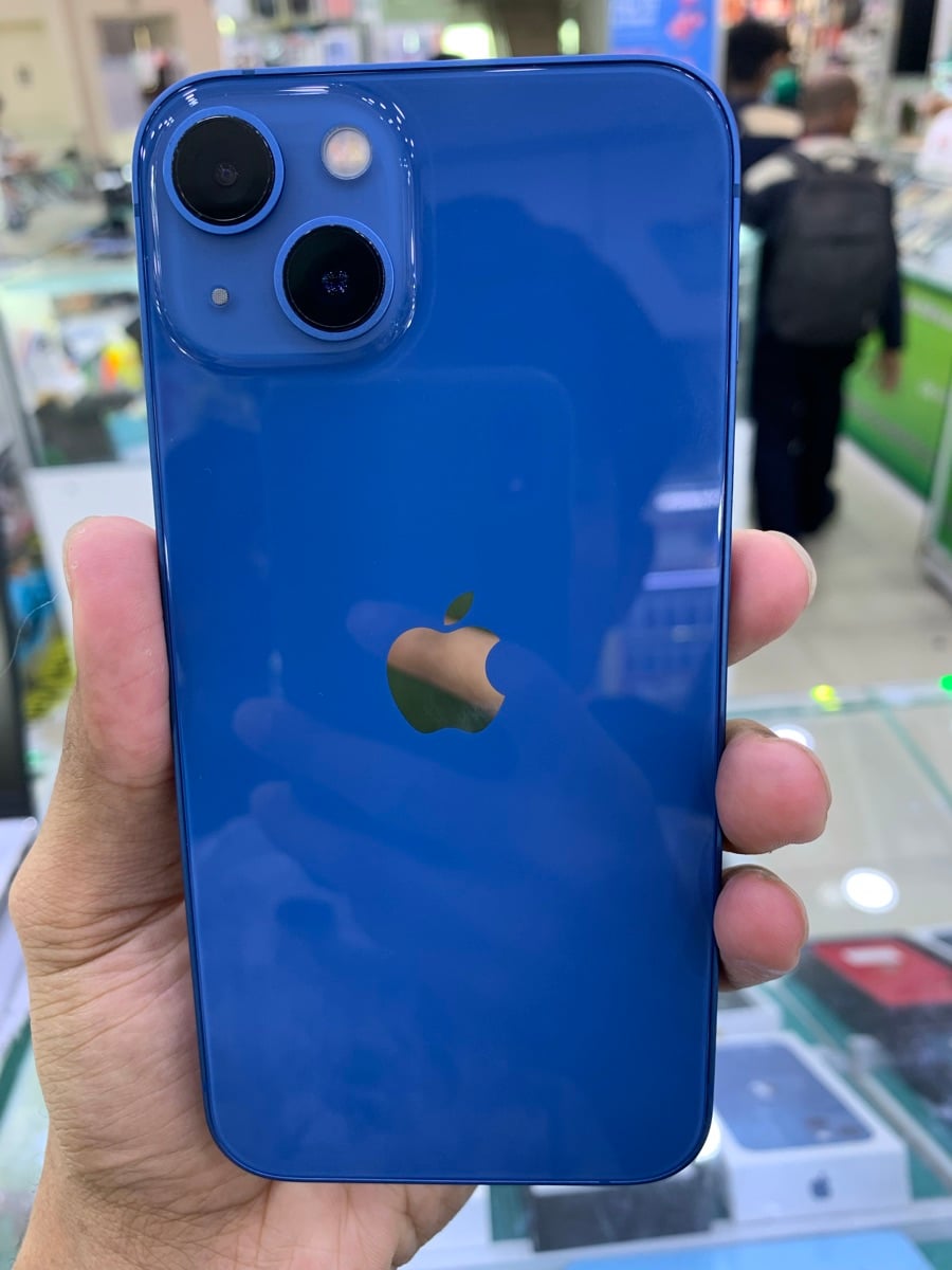 iPhone 13 - Image 3