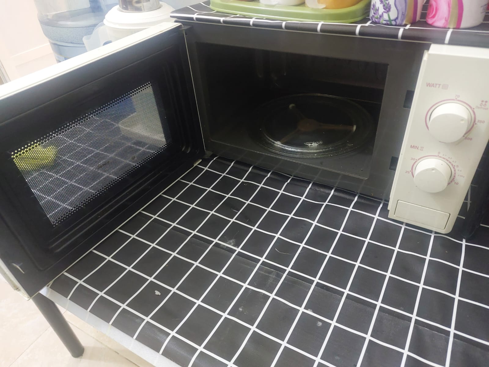 LG MICROWAVE 100QR - Image 2