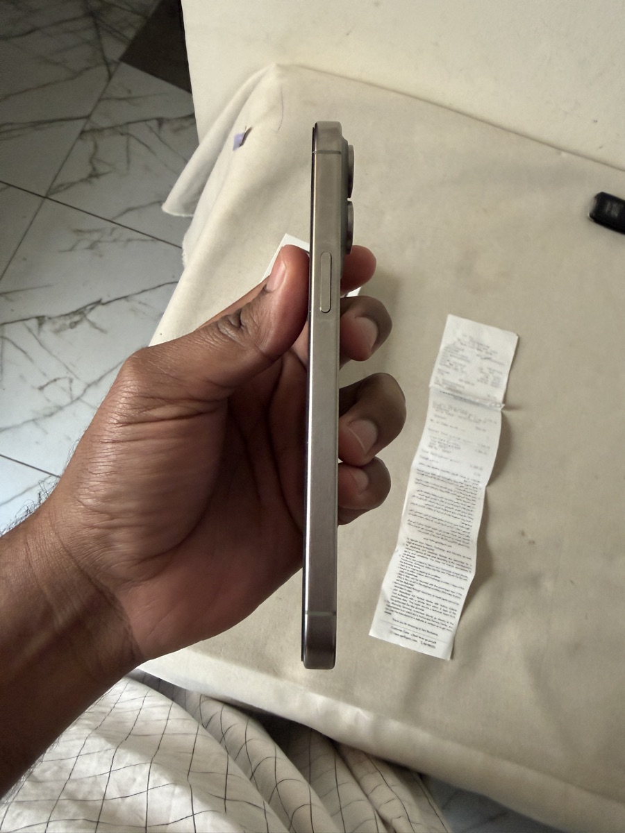 I phone 15 pro max 256gb - Image 3