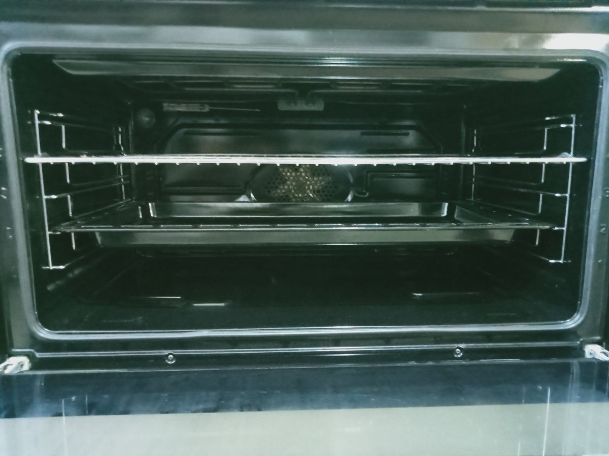 Beko 5 burner ceramic kitchen cooker available for sale - Image 2