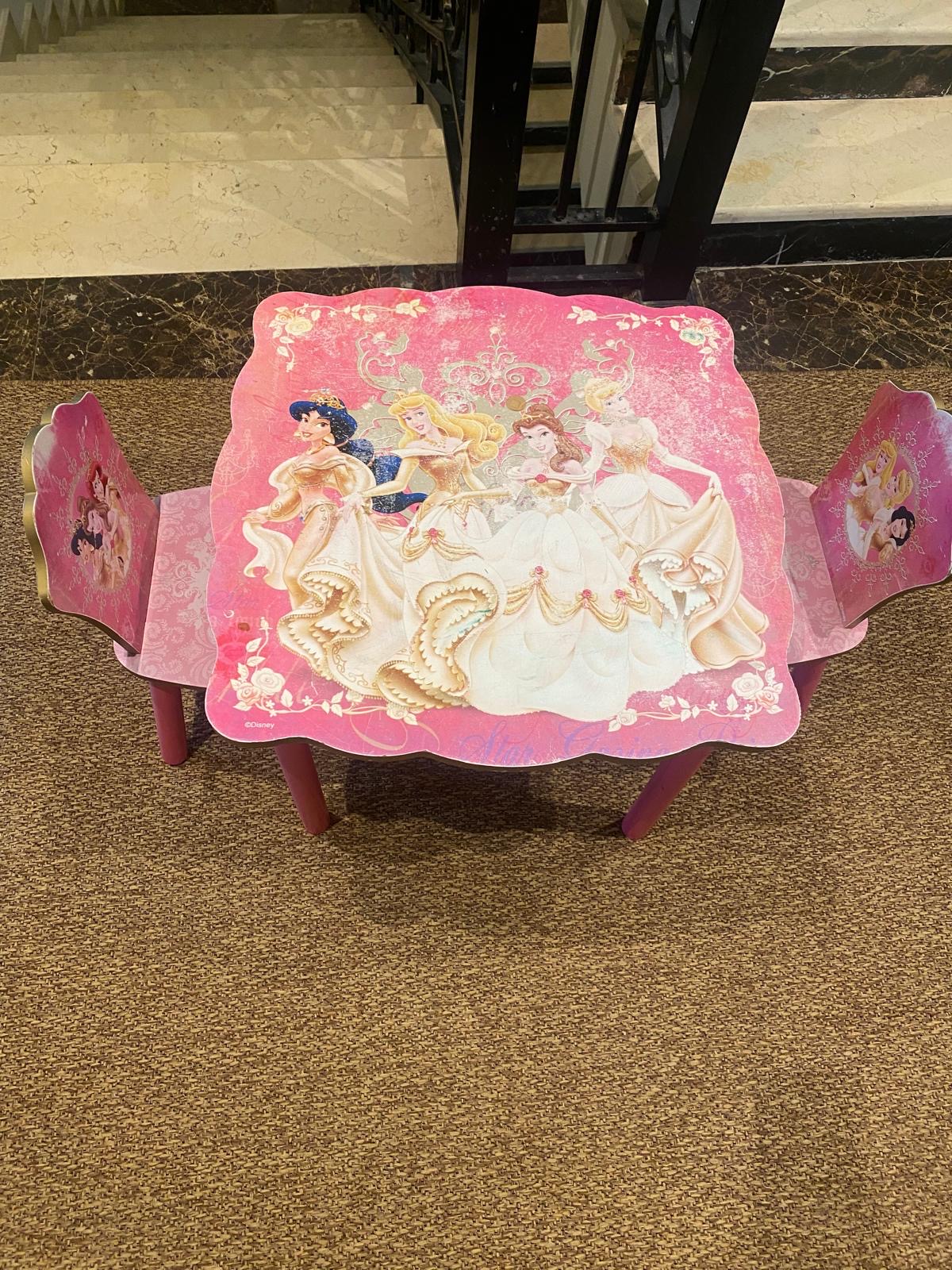 2 chairs and table - Image 2