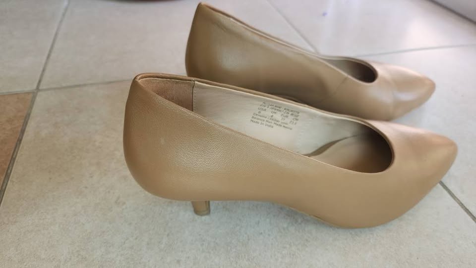 Hush puppies leather shoes - excellent condition - Image 5