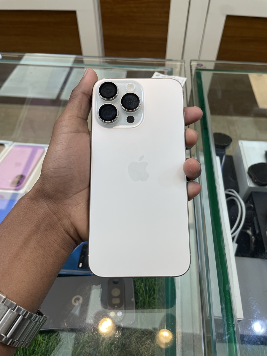 iPhone 15 Pro Max - Image 2