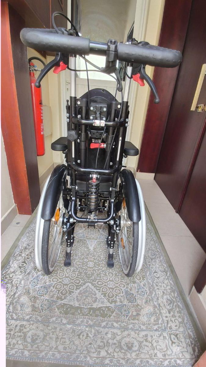 Small-seat wheelchair, made in Germany - Image 5