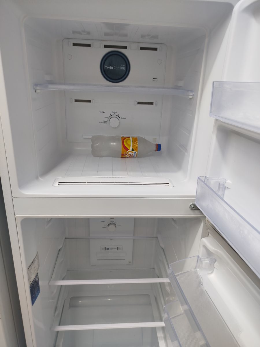 Samsung double door refrigerator for sale - Image 2