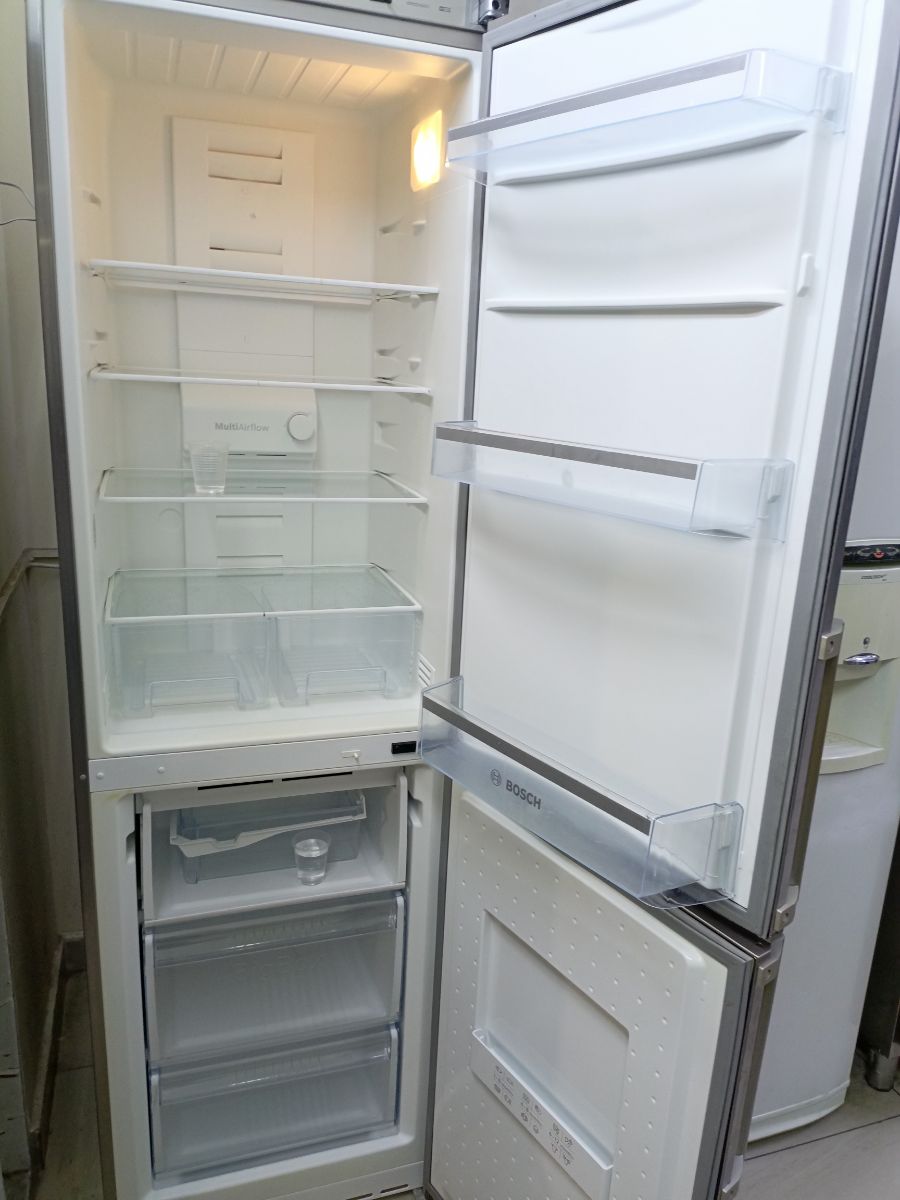 Bosch refrigerator - Image 2