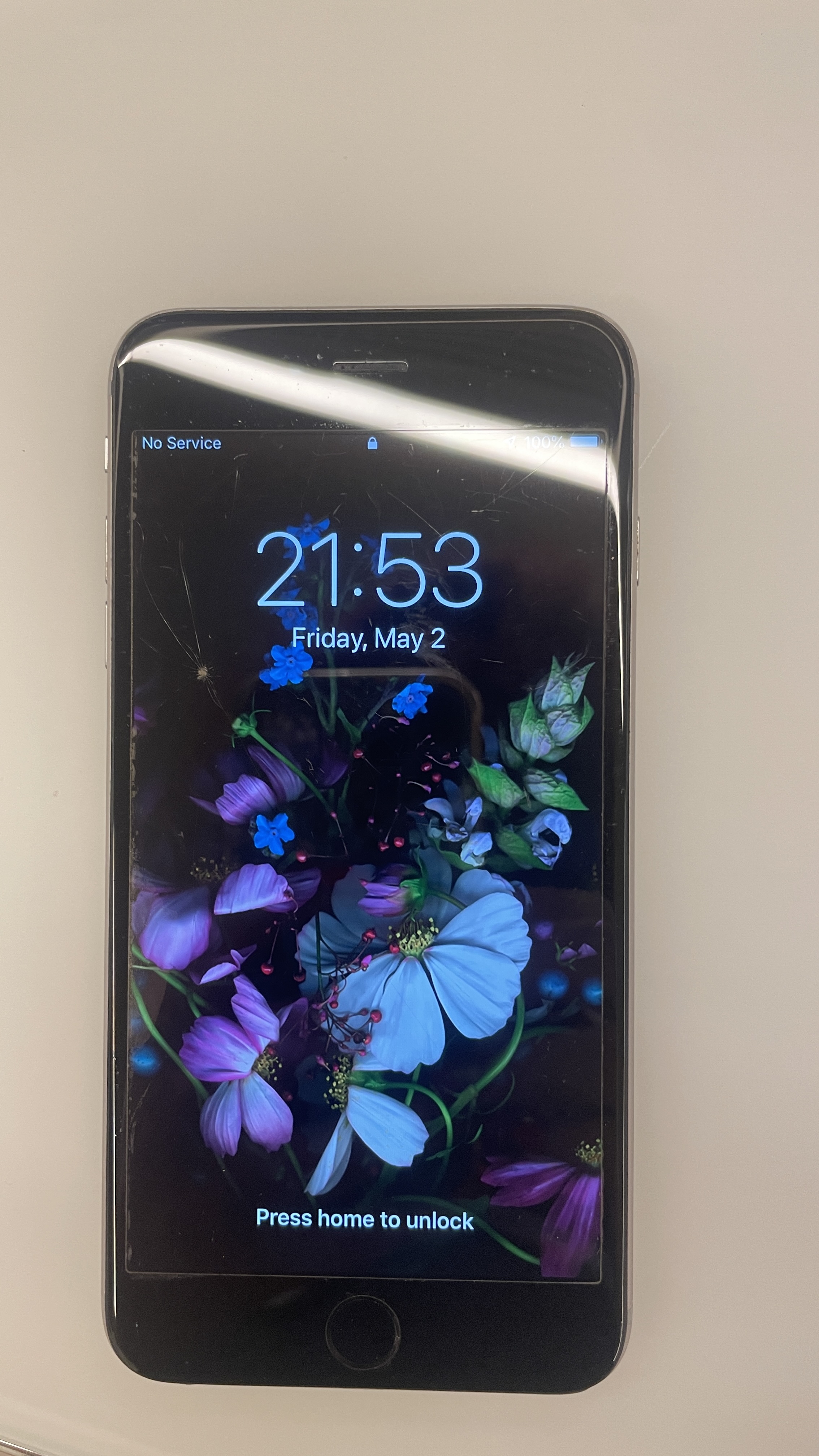 Iphone 6 Plus 128 GB perfect condition - Image 1