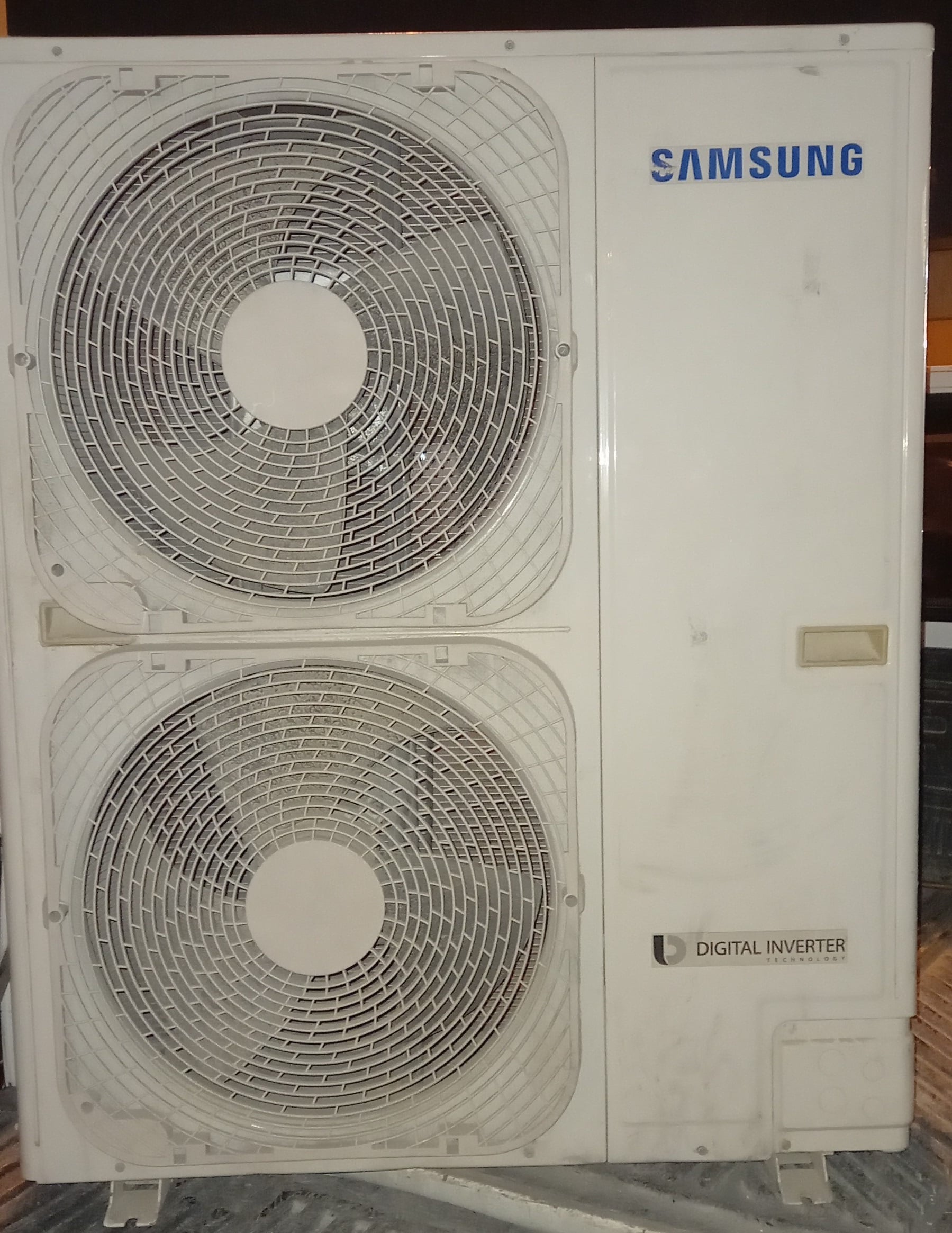  Brand New 3 ton LG Outdoor and Used 2.5 ton Outdoor SAMSUNG - Image 3