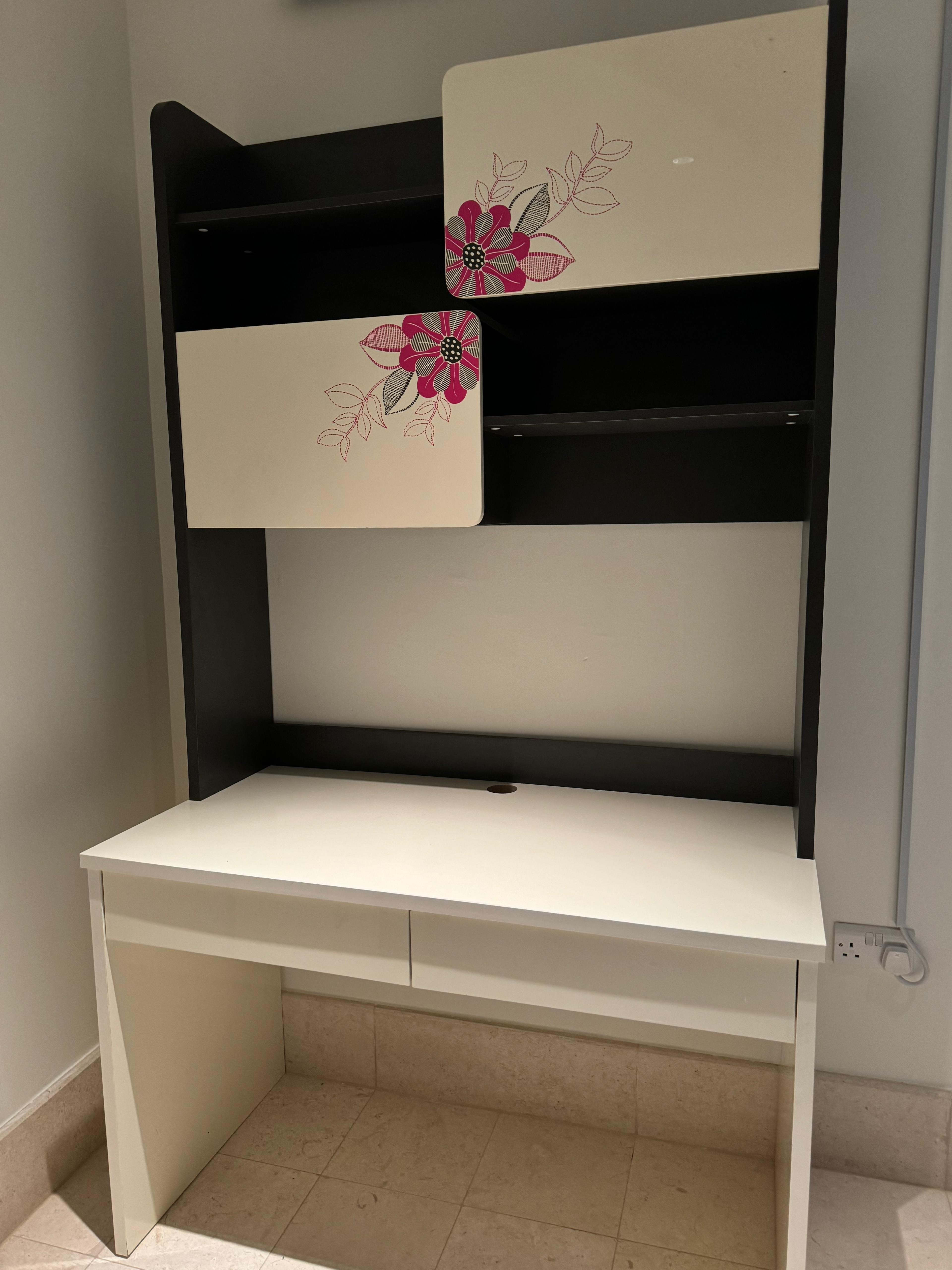 Desk - Image 3