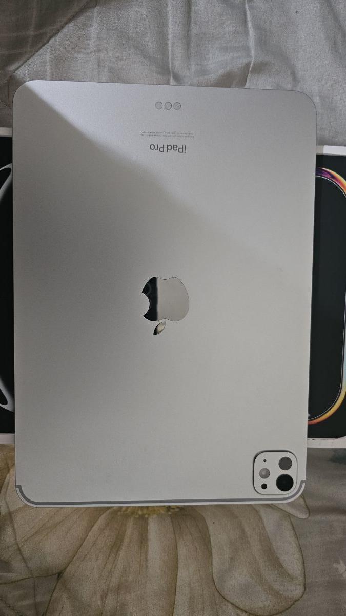 Apple i pad pro m4 11inch (256gb wifi) - Image 2