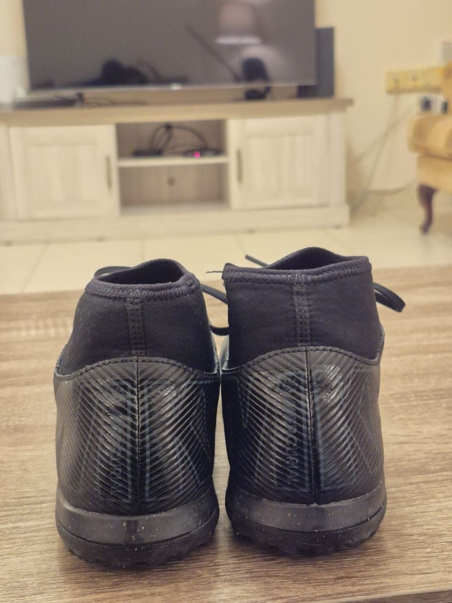 Nike Mecurial Superfly 10 Club TF Football Boots size 42.5 price Negotiable - Image 2