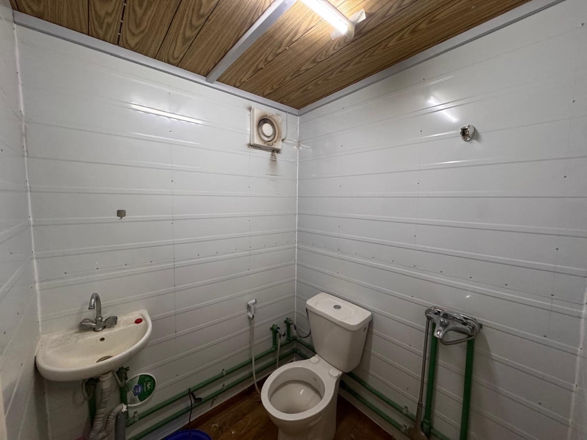 Portable cabin with washroom for urgent sale - Image 2