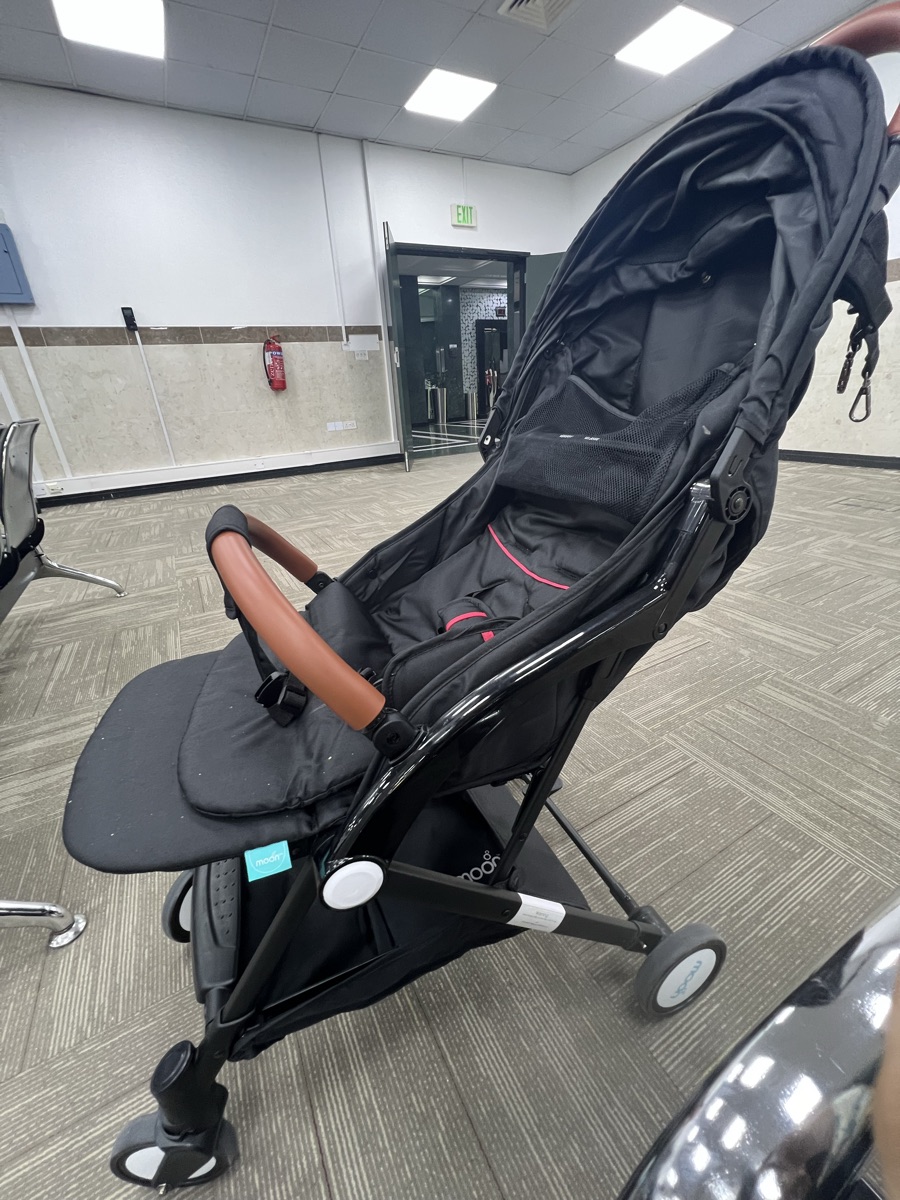 Moon ritzi black cabin stroller - Image 4
