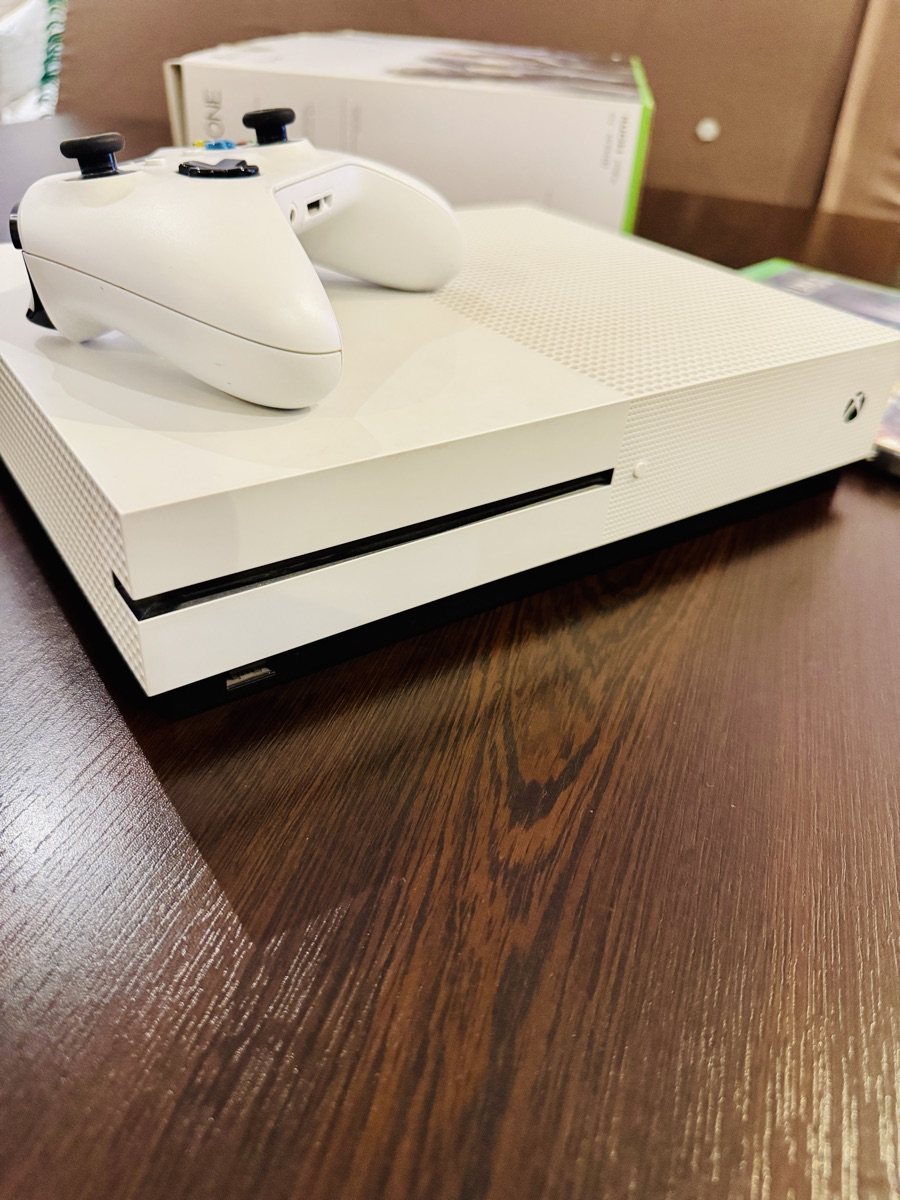 Xbox one S 1TB - Image 14