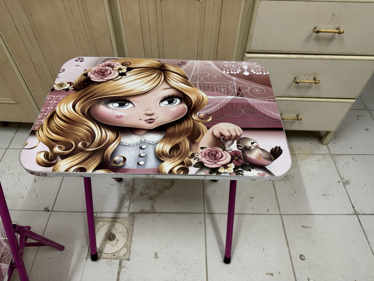Student’s Desk - Image 2