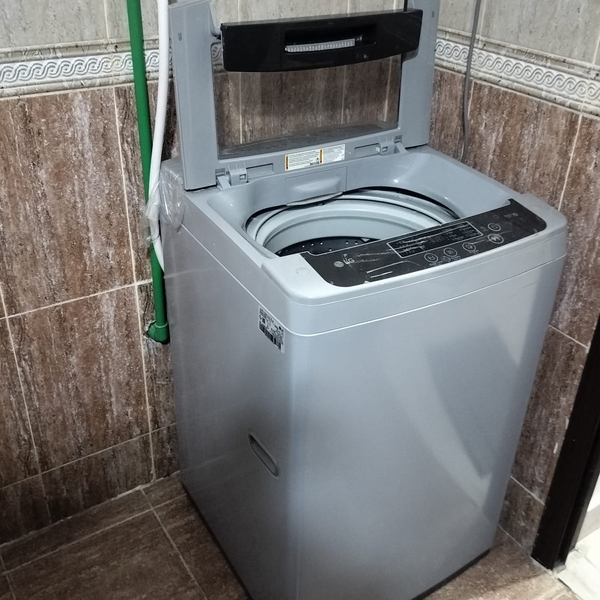 LG WASHING MACHINE 8 LTR - Image 3